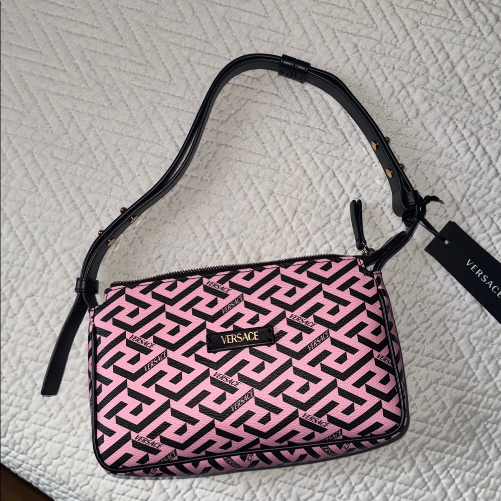NWT Versace Pink and Black Shoulder Bag 2COA’s & dust bag, Sales tags Full set ! - Picture 3 of 16